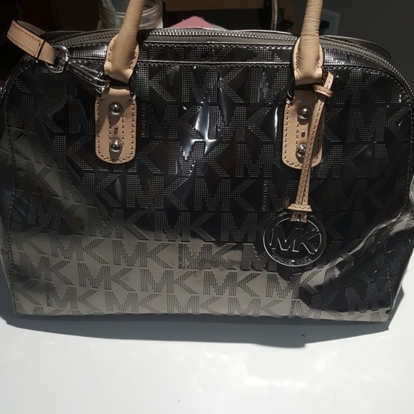Mickael kors cross silver bag - Picture 1 of 8